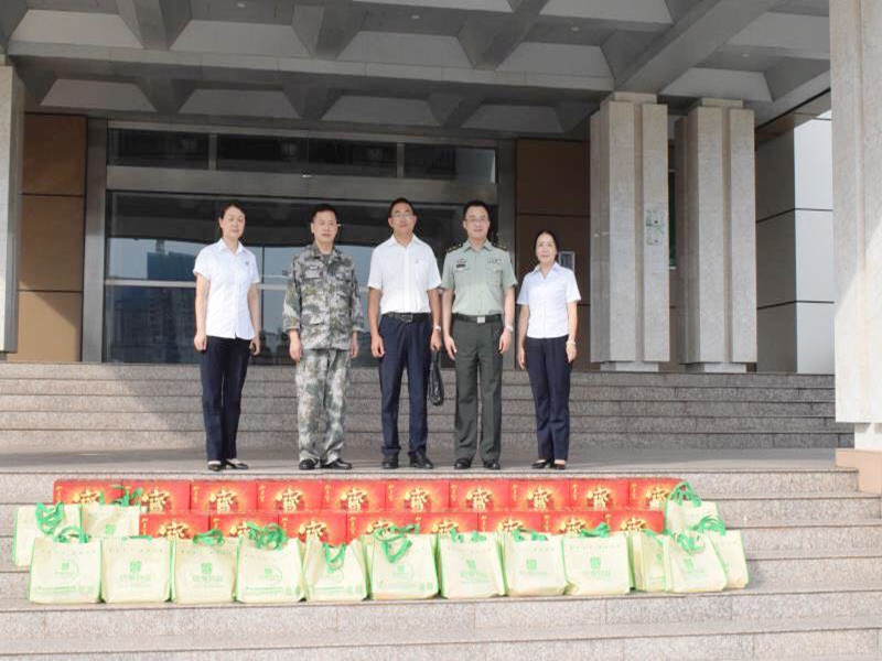 信泰慰問(wèn)暖人心，軍民建設(shè)一家親