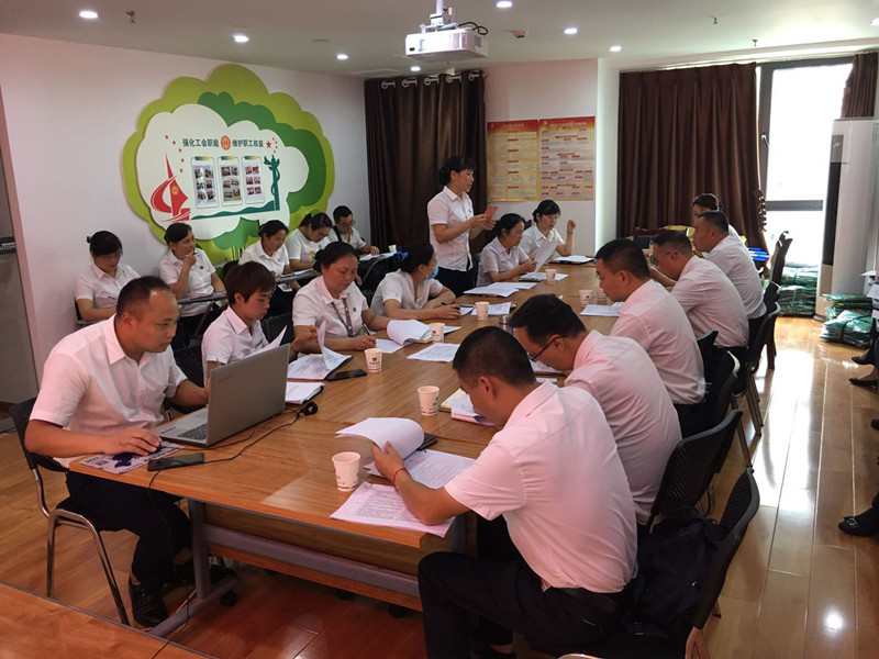 抗洪搶險(xiǎn)，我們爭(zhēng)分奪秒！
